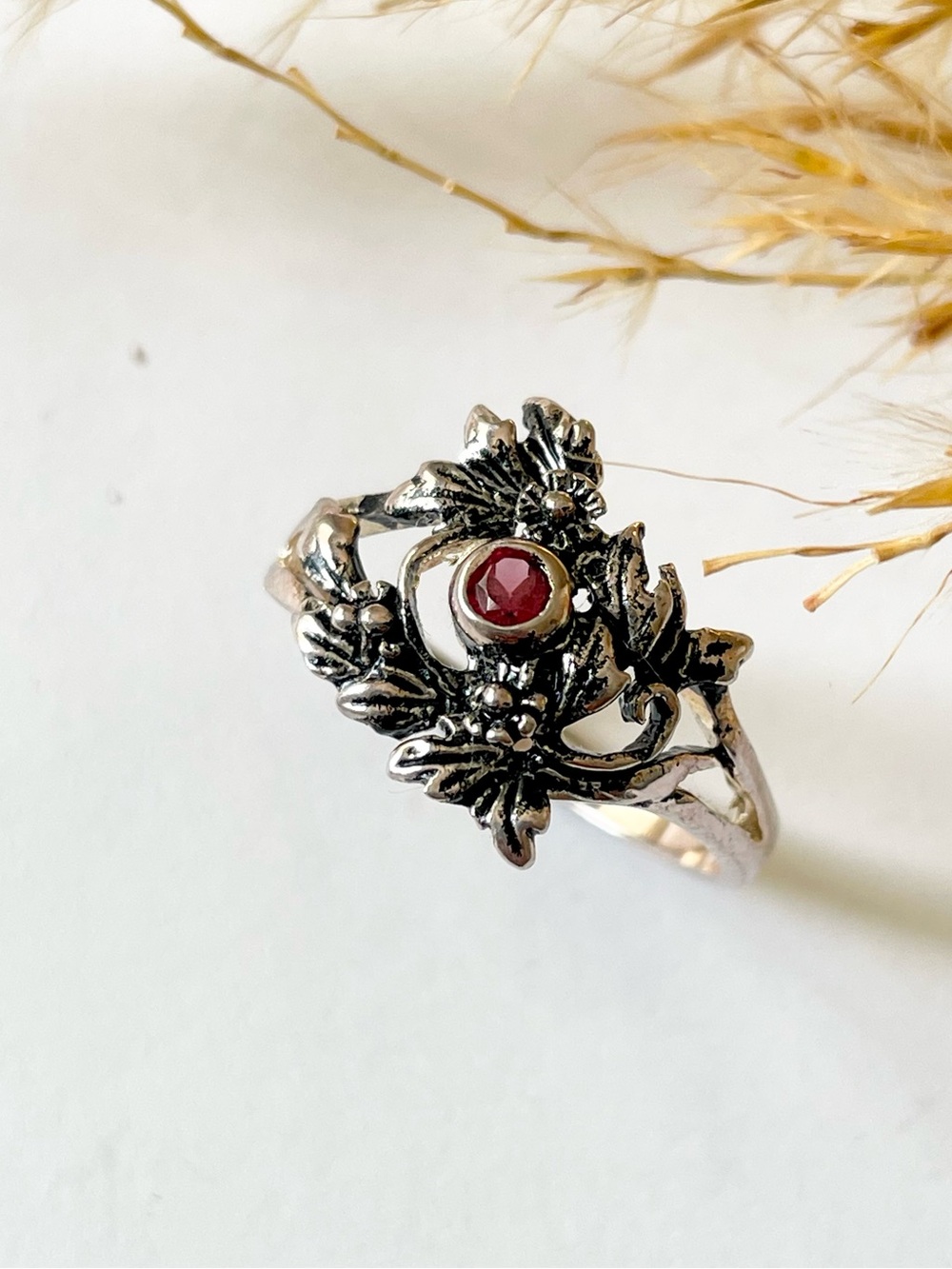 925 Sterling Silver Natural Garnet Floral Ring US: 7,8&9